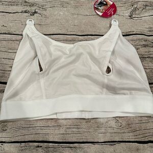 NWT Bravado Clip and Go Hands Free Pumping Bra in White Size M/L